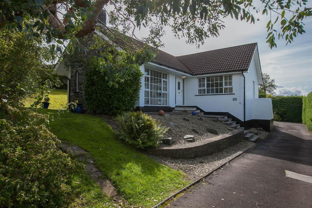 25 Whinney Hill, Holywood
