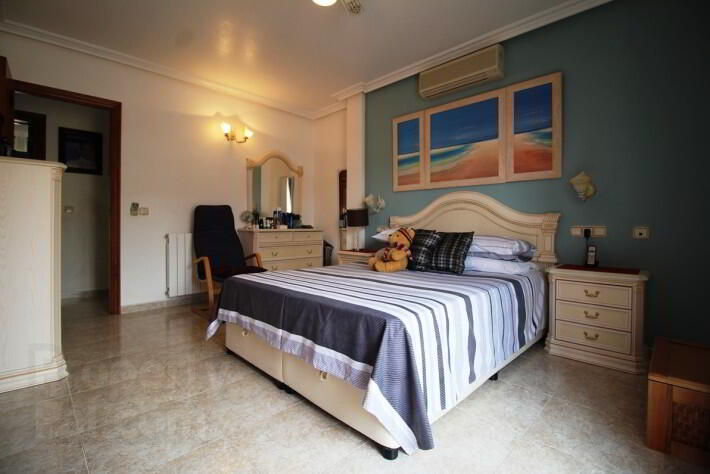 Photo 15 of Bargain Villa, Villamartin, Costa Blanca