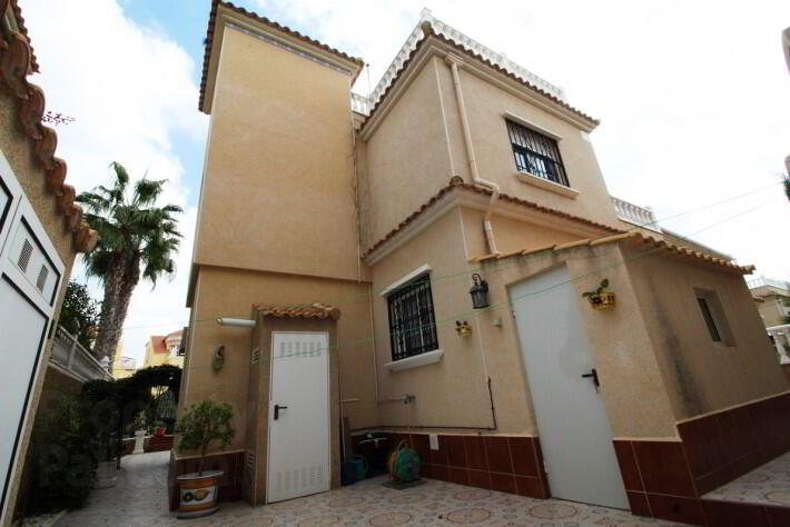 Photo 25 of Bargain Villa, Villamartin, Costa Blanca