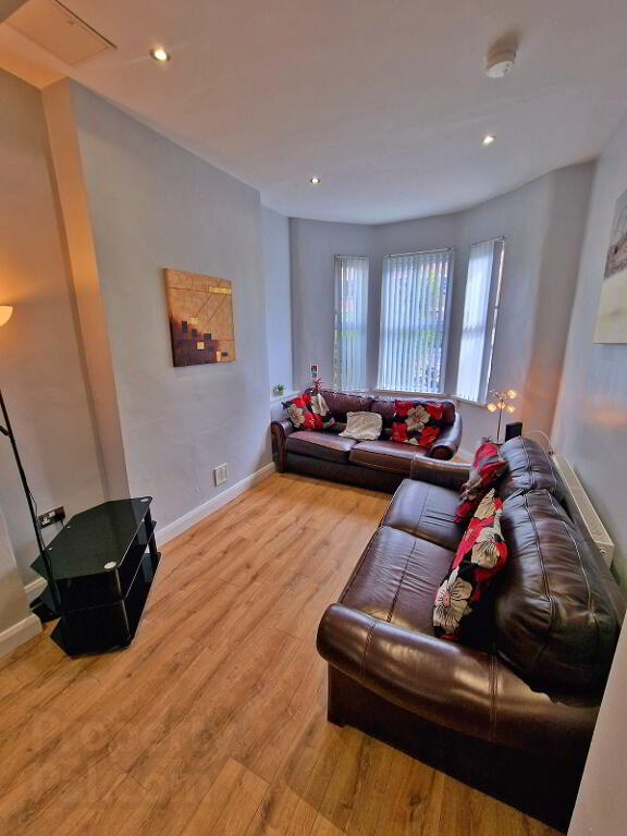 Photo 6 of House For Rent, 773 Lisburn Rd, Belfast