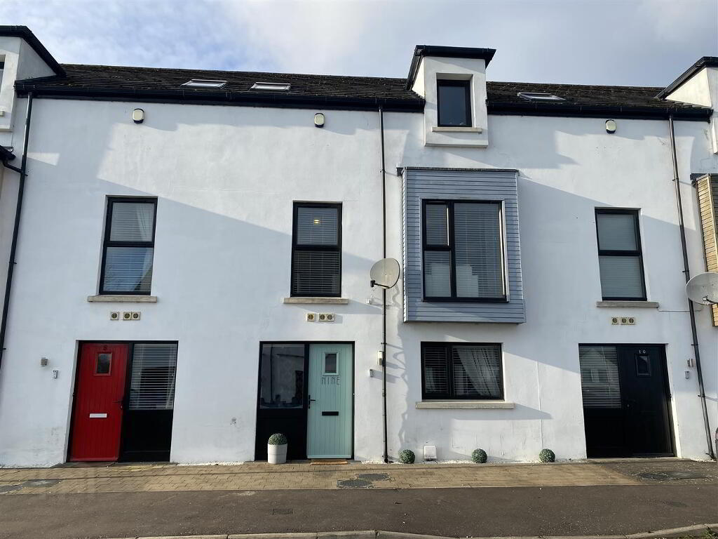 9 Tullyardan Square Culmore, Derry