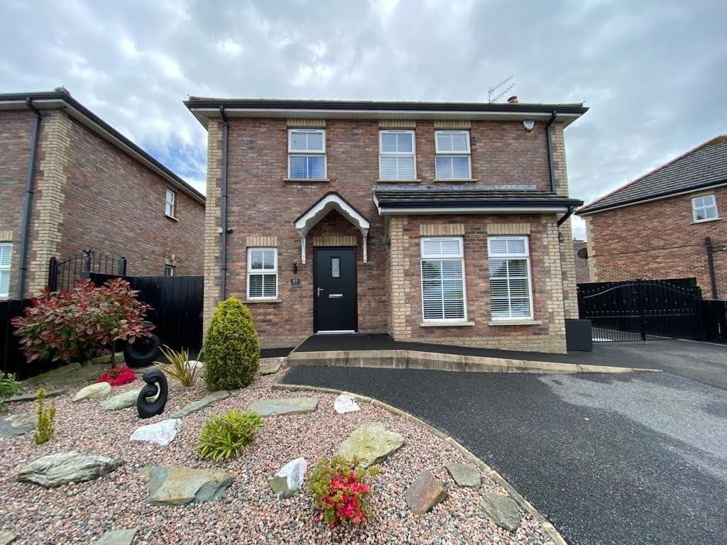 89 Blackthorn Manor, L'Derry
