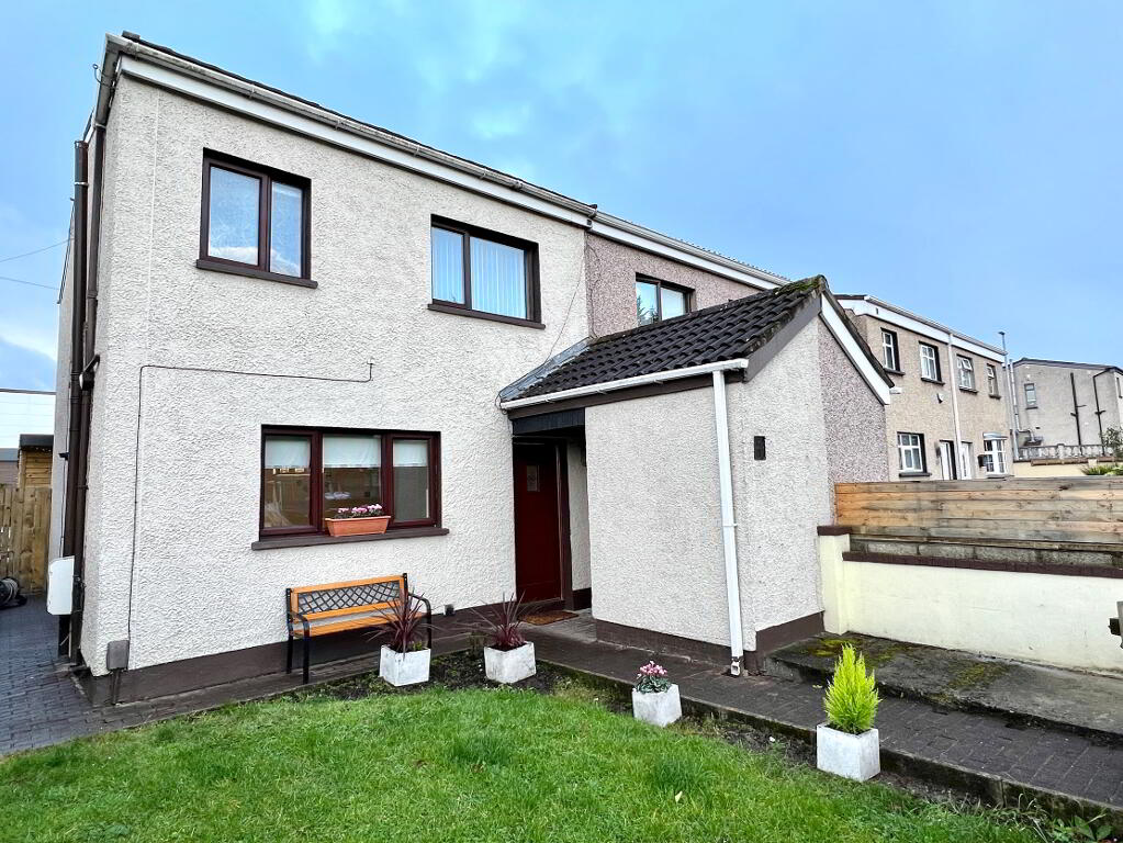 7 Farren Park Pennyburn, Derry