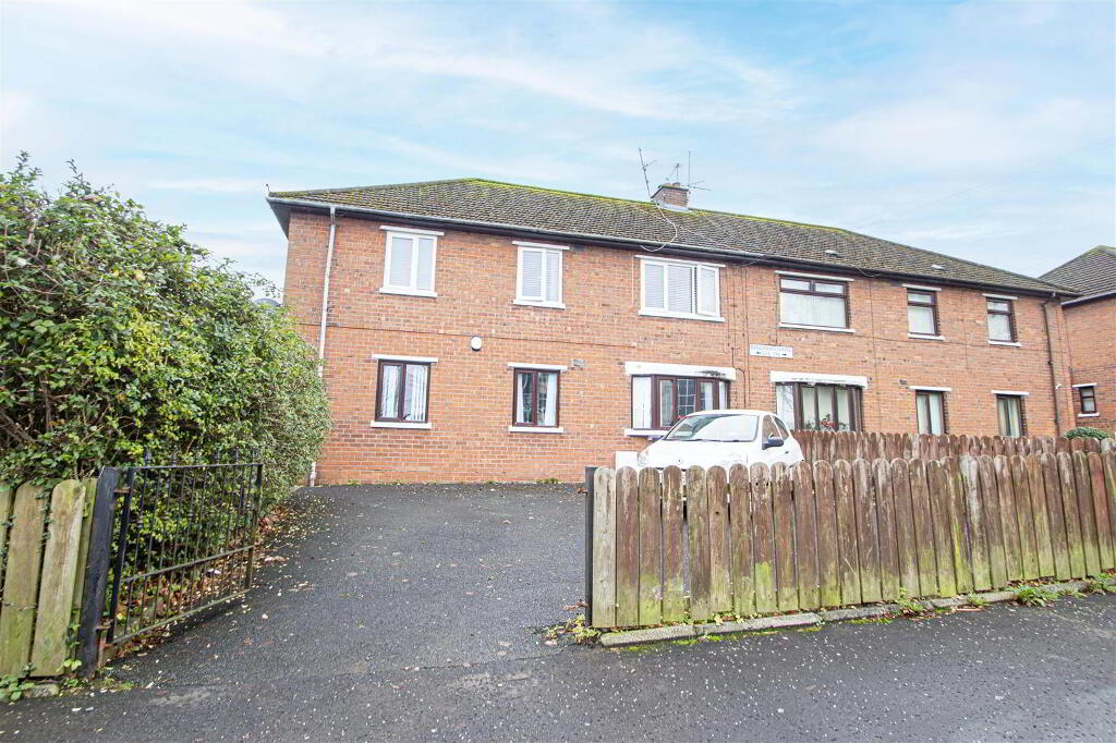 Apt 184, Bingnian Drive, Glen Road, Belfast