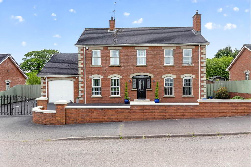 10 Villa Wood Road, Dromore, BT25 1LF