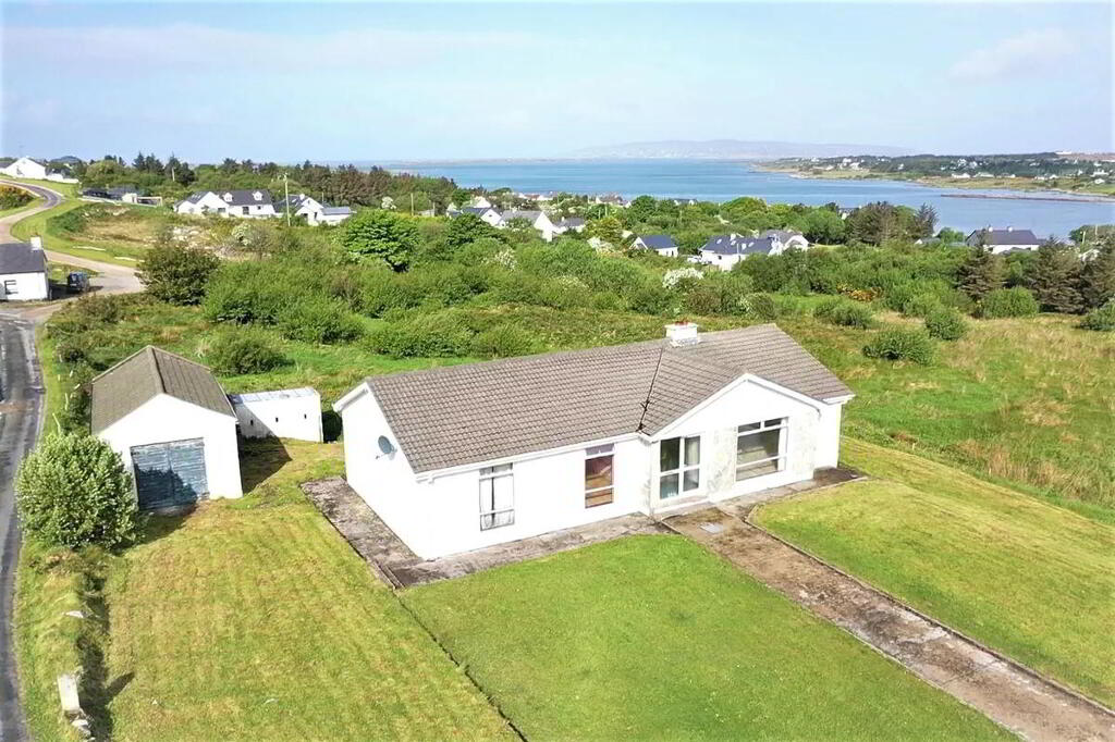 Caravan Road, Co. Donegal 4 Bedroom House, Dungloe