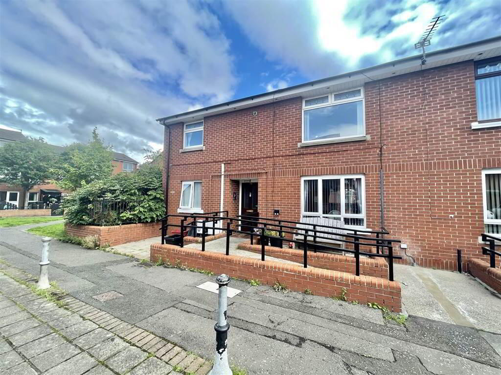 15b Majestic Drive, Belfast