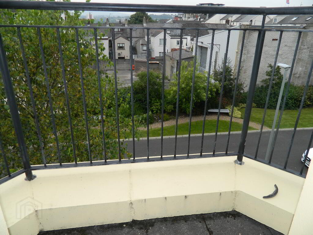 Photograph 11, 19 Gorran Mews