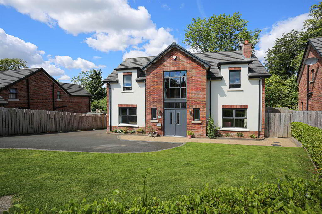 8a Massey Park, Belfast