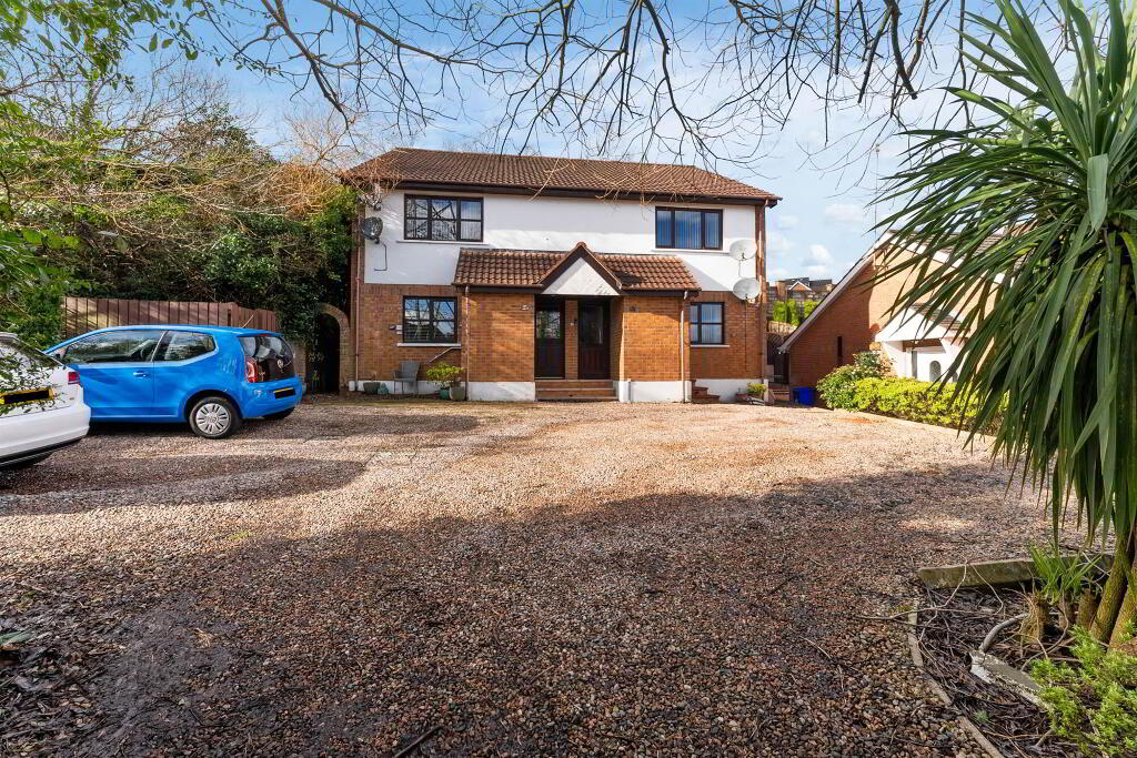 16d Lyndhurst Meadows, Belfast