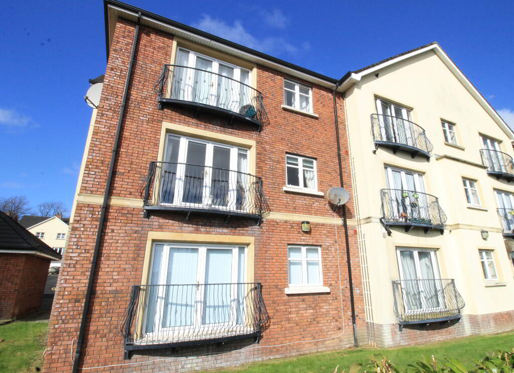 6 Clarendon Manor, Derry