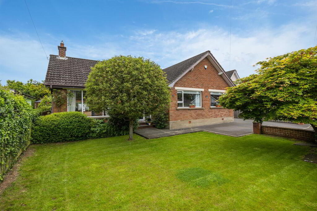 8 Rosstulla Drive, Jordanstown, Newtownabbey