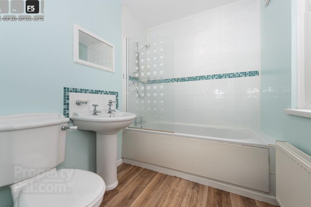 6 - 64 Isoline Street F5 Rent-Bathroom