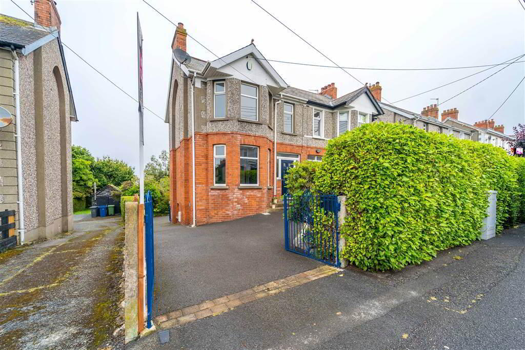 25 Grove Park, Bangor