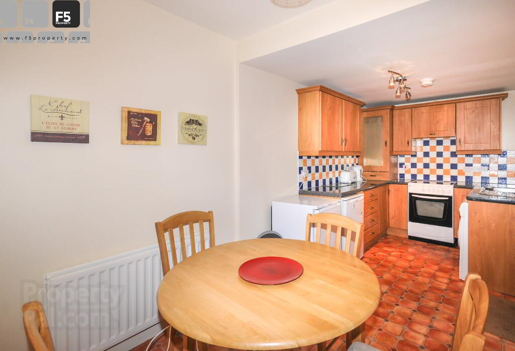 Kitchen / dining area