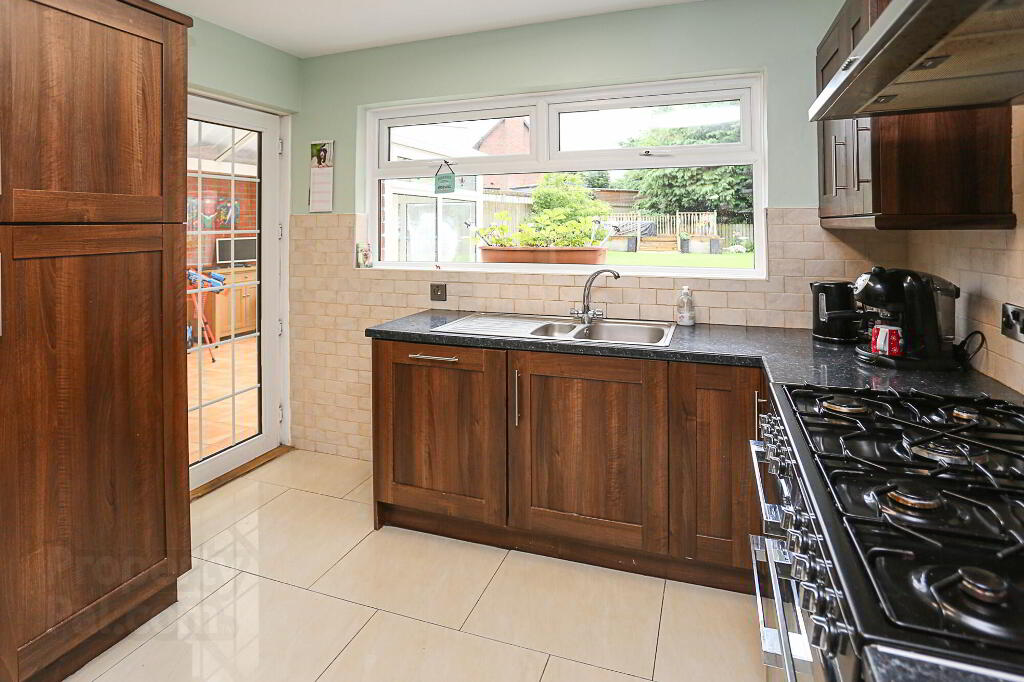 Photo 12 of 29 Glenview Crescent, Belfast