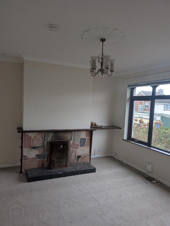 Photo 2 of 17 Riversdale Road, Prehen, Londonderry