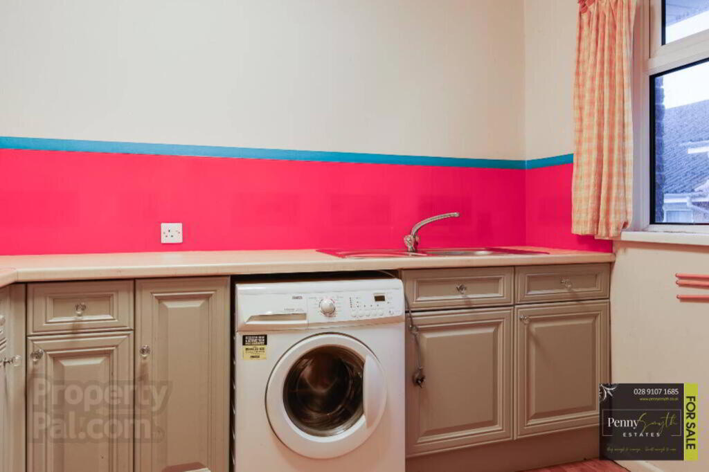Photo 5 of 52 Drumawhey Gardens, Bangor