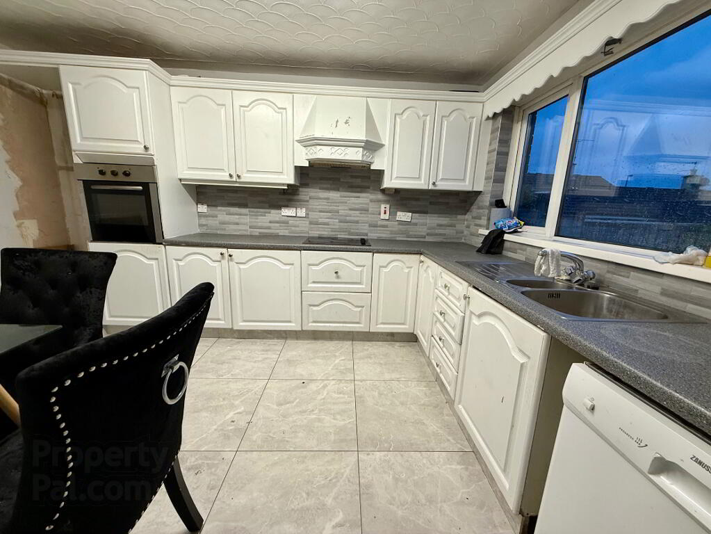 Photo 3 of 25 Drumbane Gardens, Waterside, L’derry