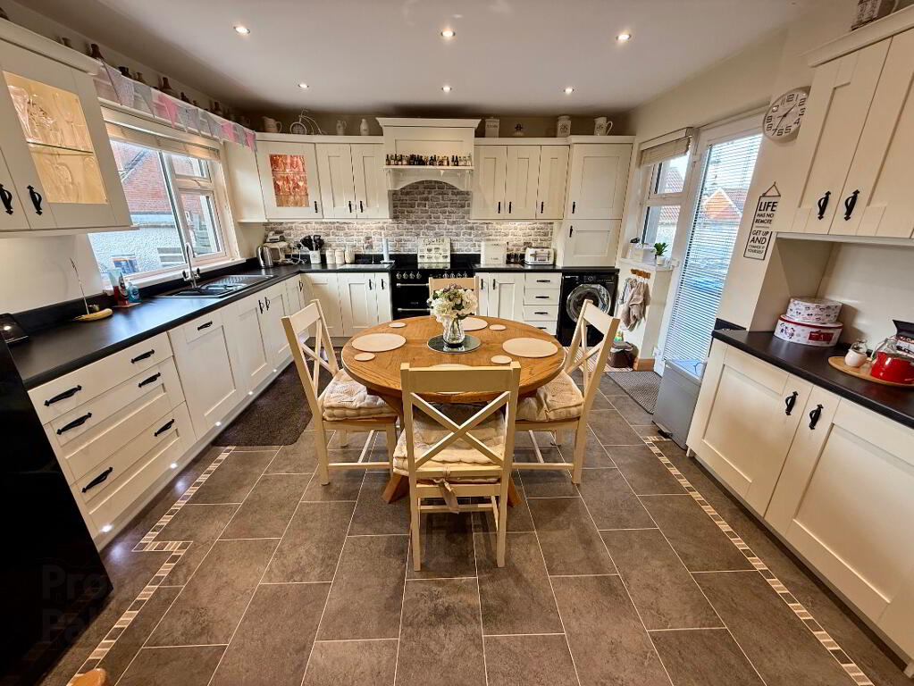 Photo 5 of 22 Cranford Crescent, Lisnagelvin, L’derry