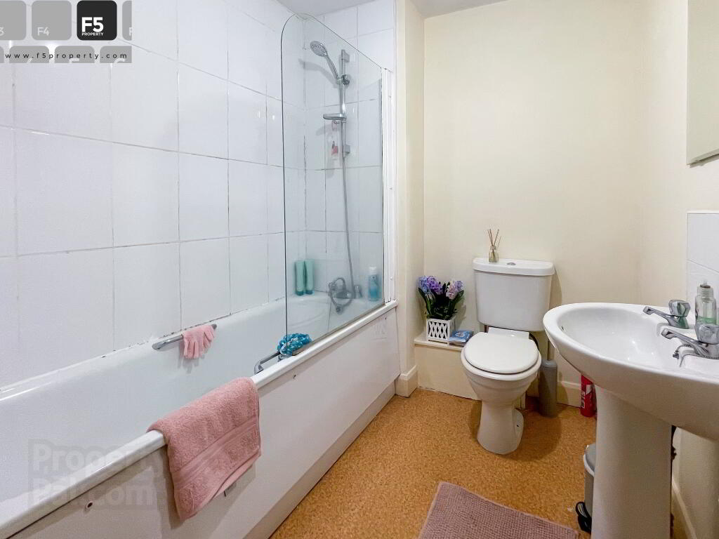 10 Firmont 2-Bathroom