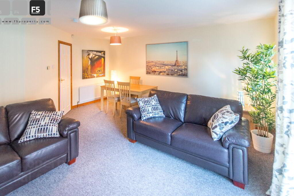 6 Ardenlee Way Lounge 1