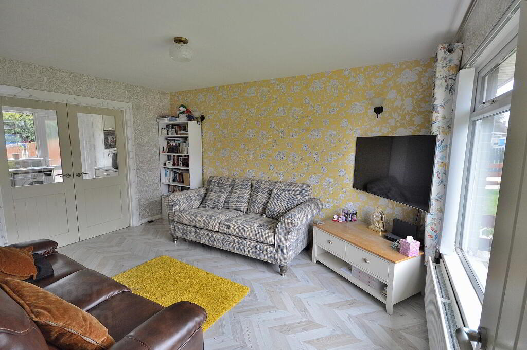Photo 3 of 16 Meadowvale Crescent, Bangor