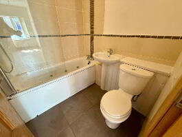 Photo 17 of 2a Maureen Avenue, City Centre, L'Derry