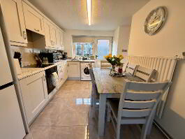 Photo 4 of 187 Lincoln Courts, Waterside, L'Derry