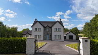 Photograph 1, 1A Dernalear Road