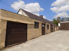 Photograph 1, Tracey's Garage And Shop 53...