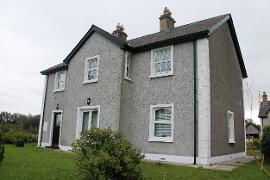 Photograph 1, 5 Phoenix Manor