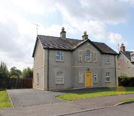 Photograph 1, 17 Phoenix Manor