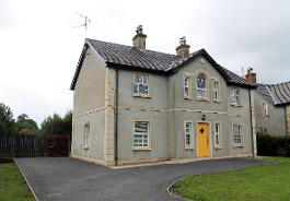 Photograph 1, 17 Phoenix Manor