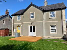 Photograph 1, 17 Phoenix Manor